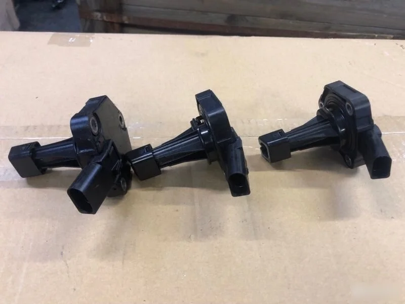 Датчик уровня масла Volkswagen Transporter T5 7EA