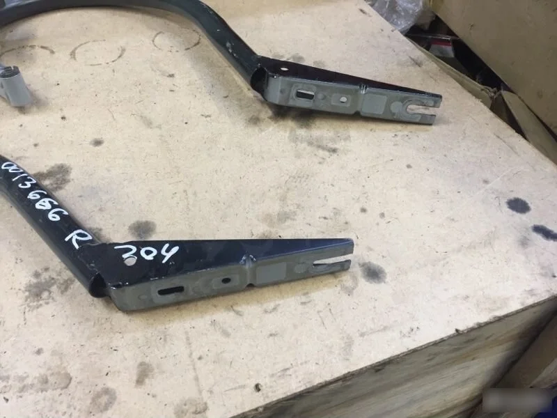 Петля багажника Mercedes-Benz C-класс W204/S204 (2006—2011)