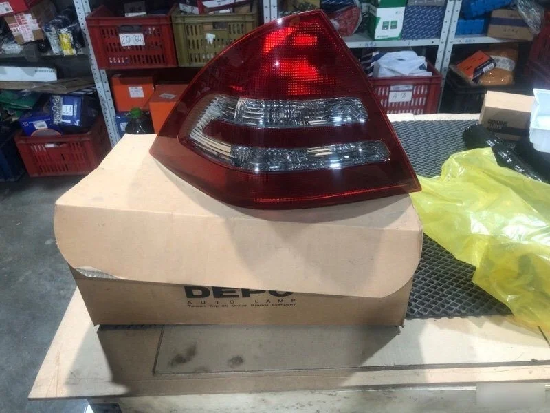 Фонарь задний левый Mercedes-Benz C-класс W203/S203/CL203 (2000—2004)