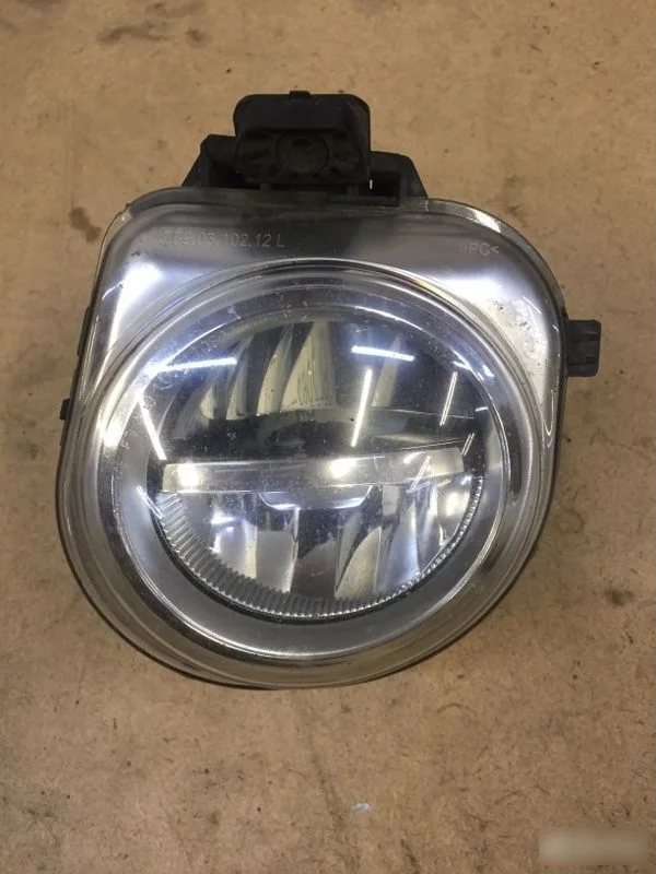 Фара противотуманная передняя левая BMW X5 F15 (2013—2018)