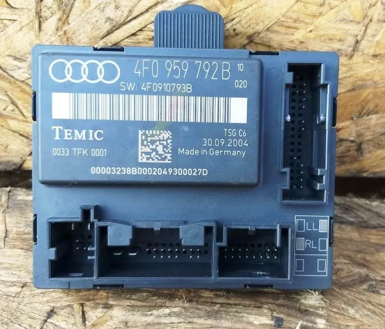 Блок комфорта Audi A6 C6 в двери