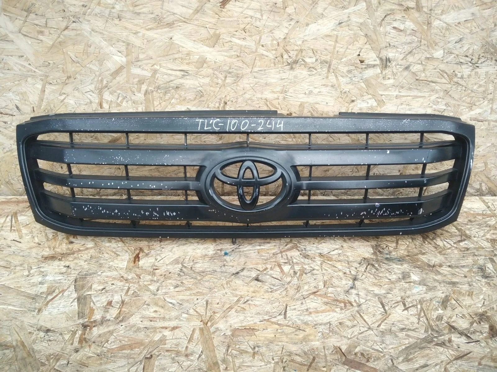 Решетка радиатора Toyota Land Cruiser 100 рест деф