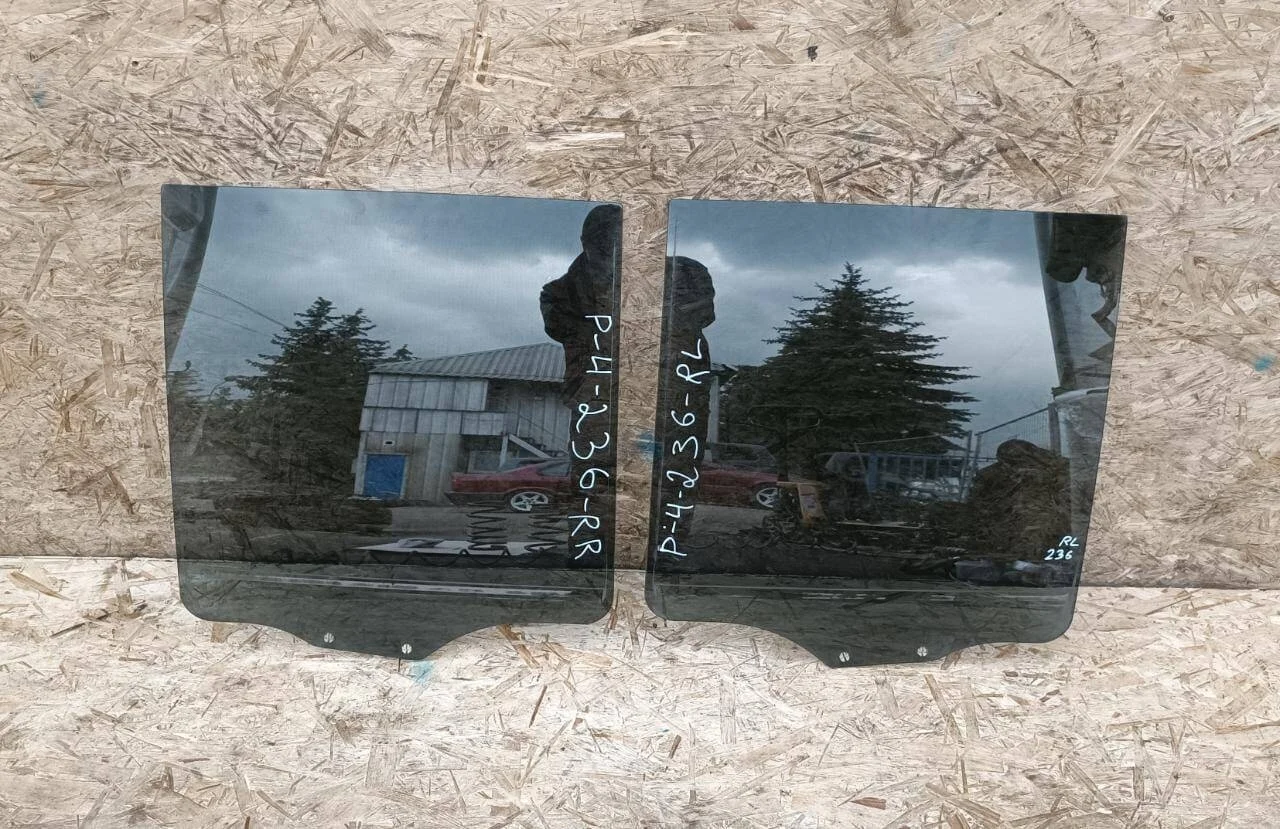 Стекло двери Mitsubishi Pajero 4 задней к-т ASAHI