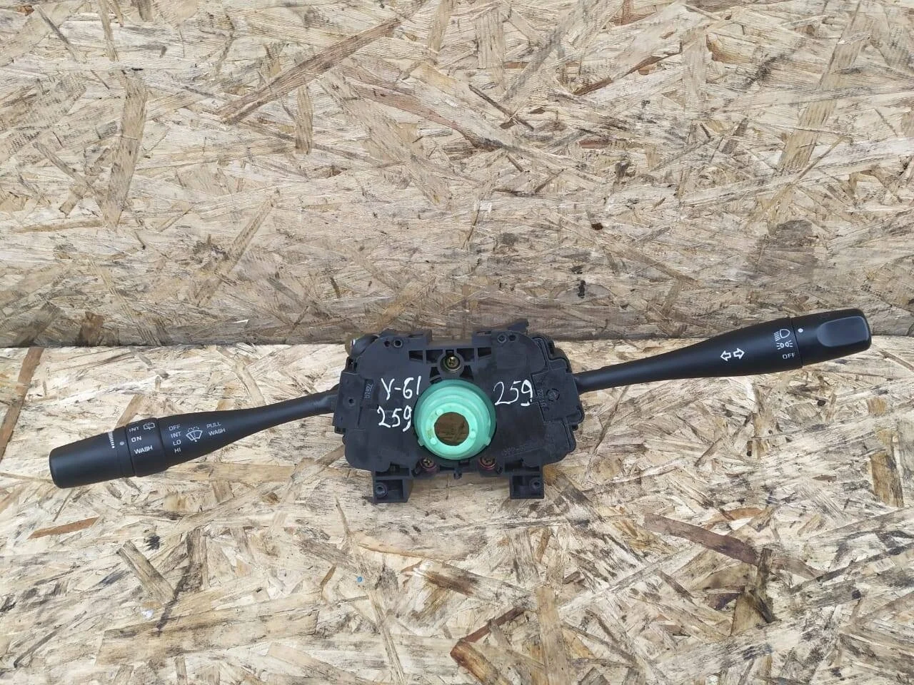 Переключатель подрулевой Nissan Patrol Y61