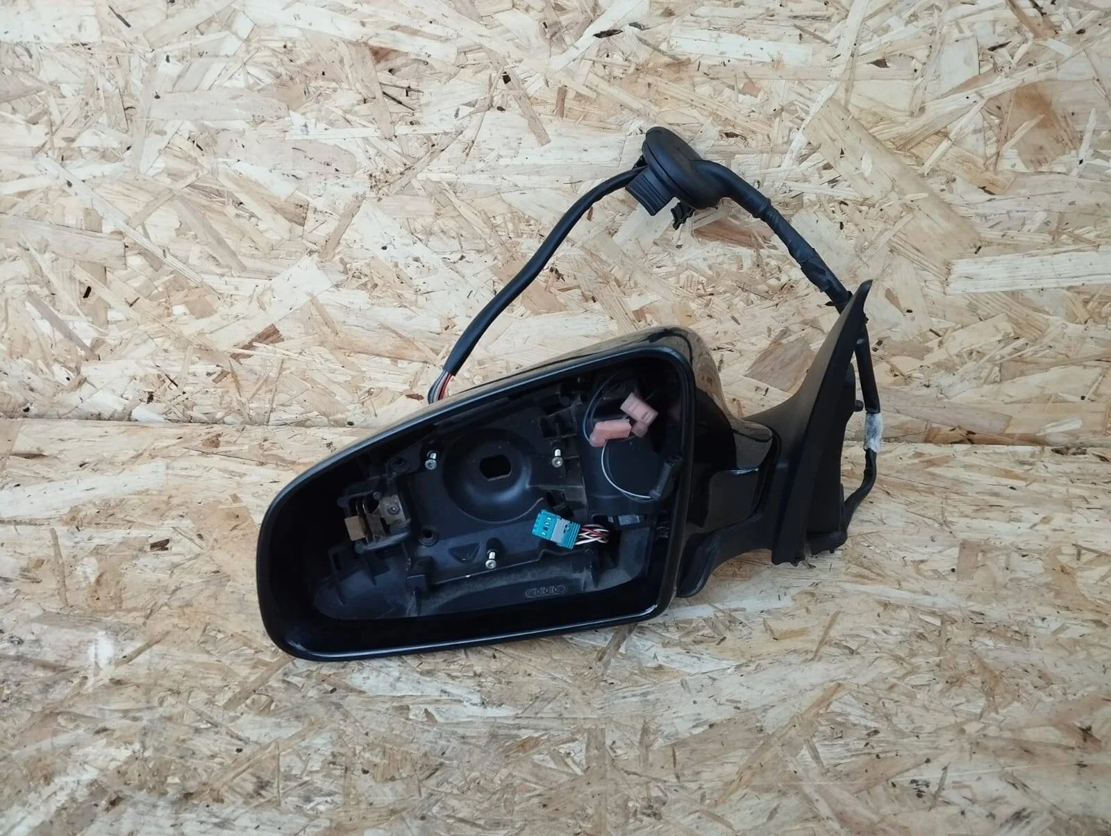 Корпус зеркала бокового Audi A6 C6 левый