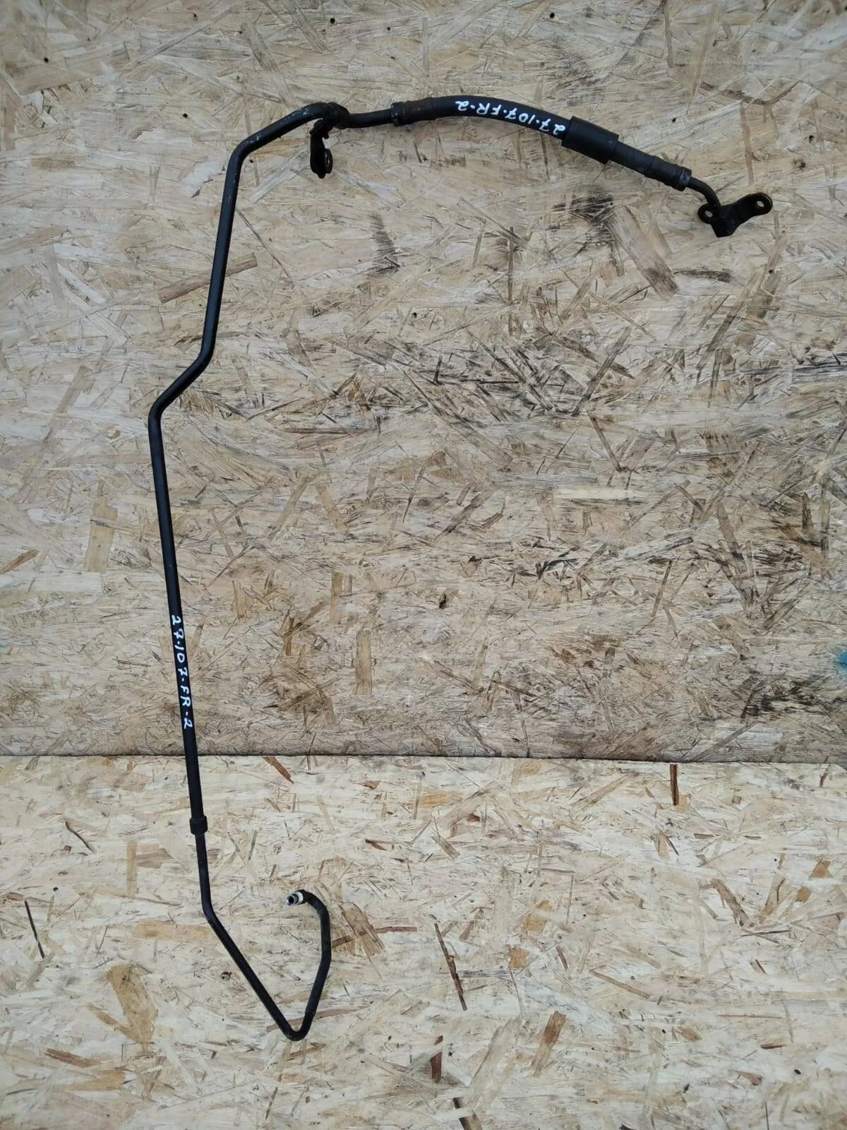 Шланг гидроподвески Lexus LX470 перед. прав. 9мм