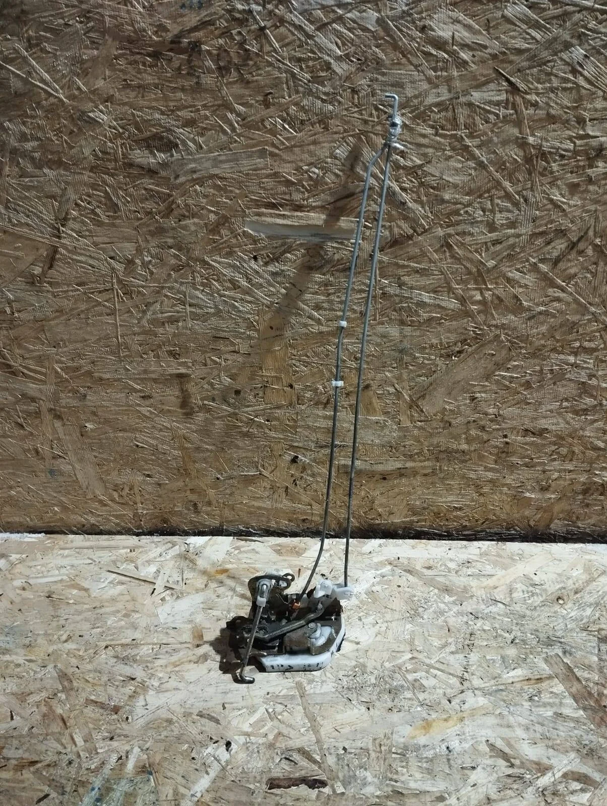 Замок двери Mitsubishi Pajero/Montero Sport K9 R L