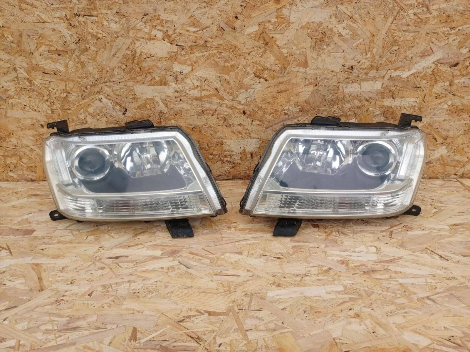 Фара Suzuki Grand Vitara к-т КСЕНОН