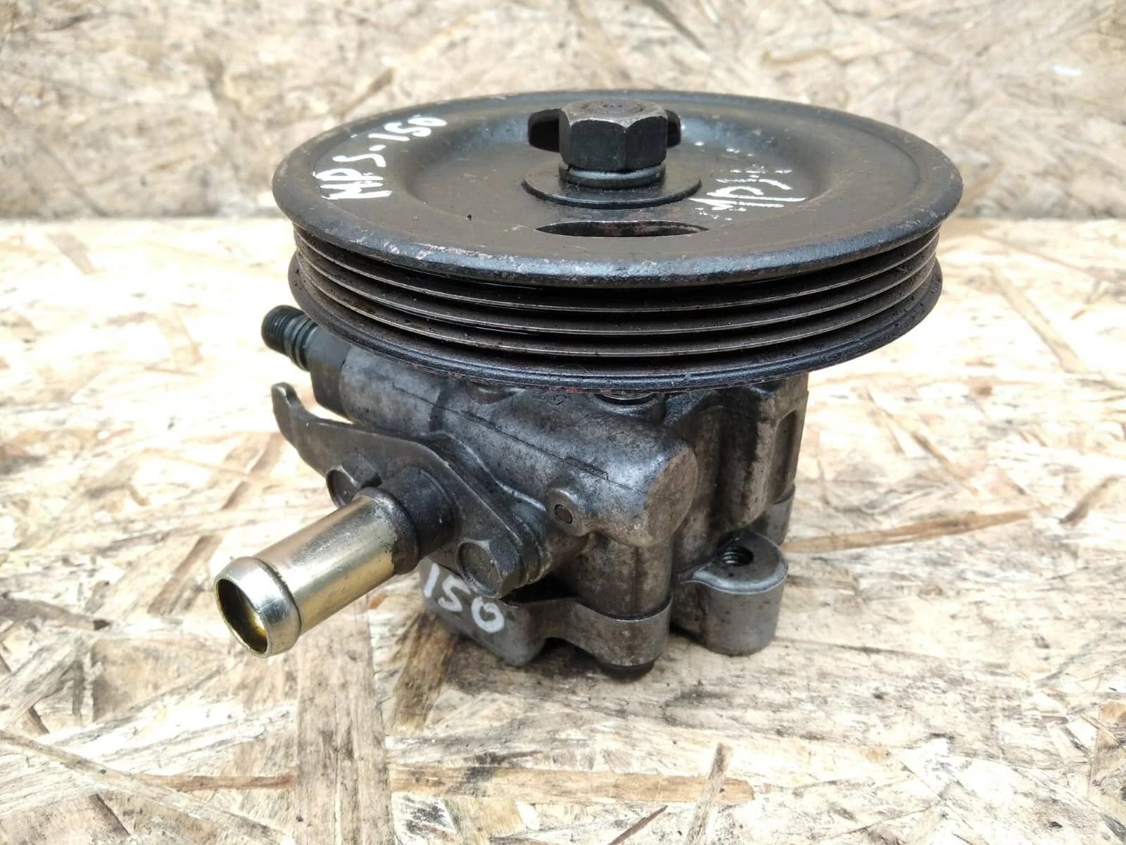 Насос гидроусилителя Mitsubishi Pajero Sport K9 4D56