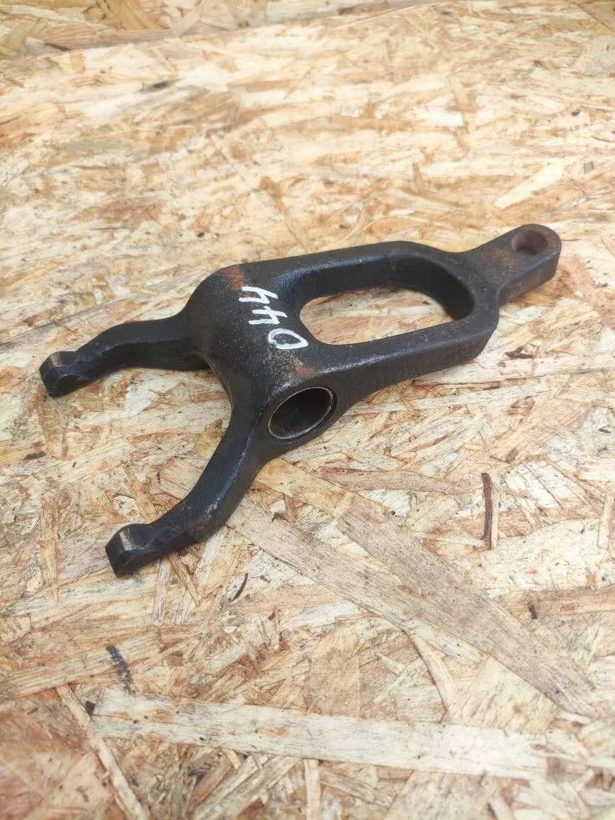 Вилка сцепления Mitsubishi Pajero 3