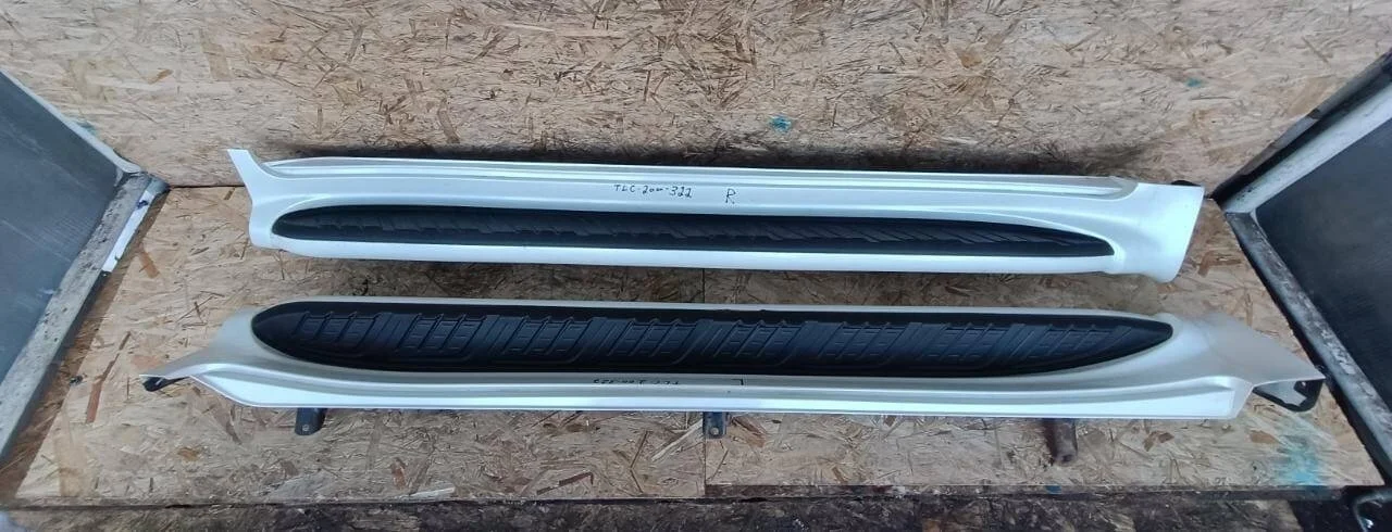 Подножка Toyota Land Cruiser 200 в сборе к-т без подсветки Цвет-Белый Перламутр