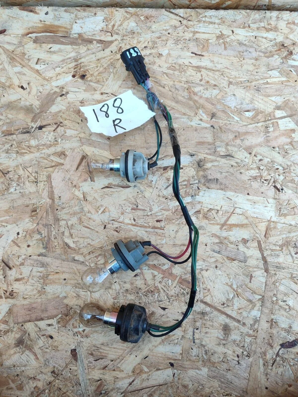 Проводка заднего фонаря Mitsubishi Pajero Sport K9