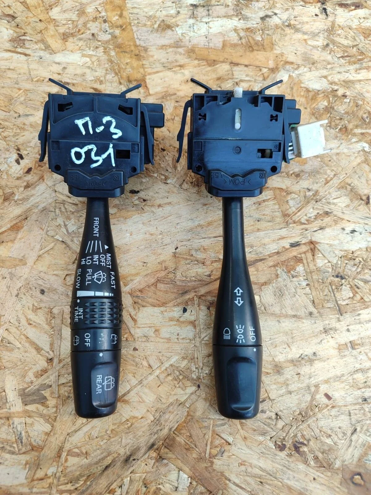 Переключатель подрулевой Mitsubishi Montero 3