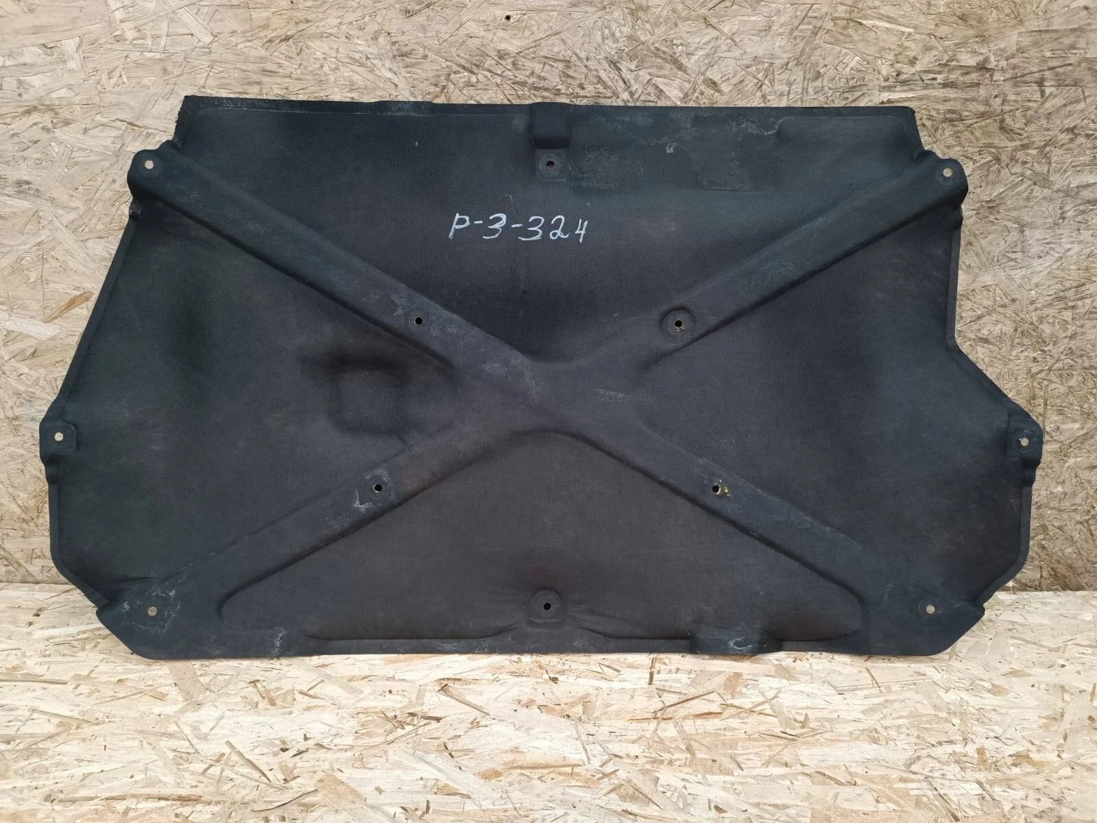 Шумоизоляция капота Mitsubishi Pajero 3