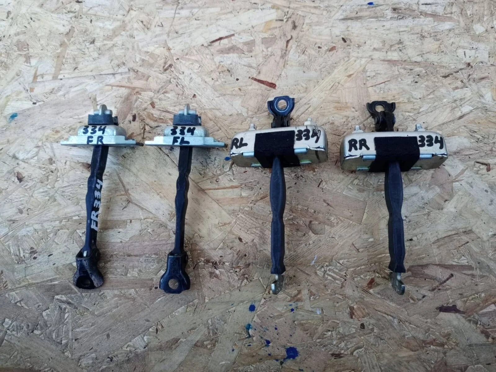 Ограничитель двери Toyota Camry V50 к-т