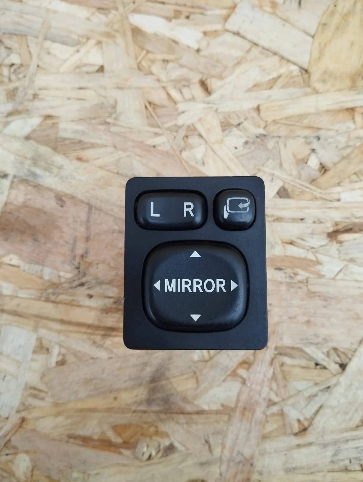 Кнопка регулировки зеркал Toyota Land Cruiser Prado 120 с автоскладыванием