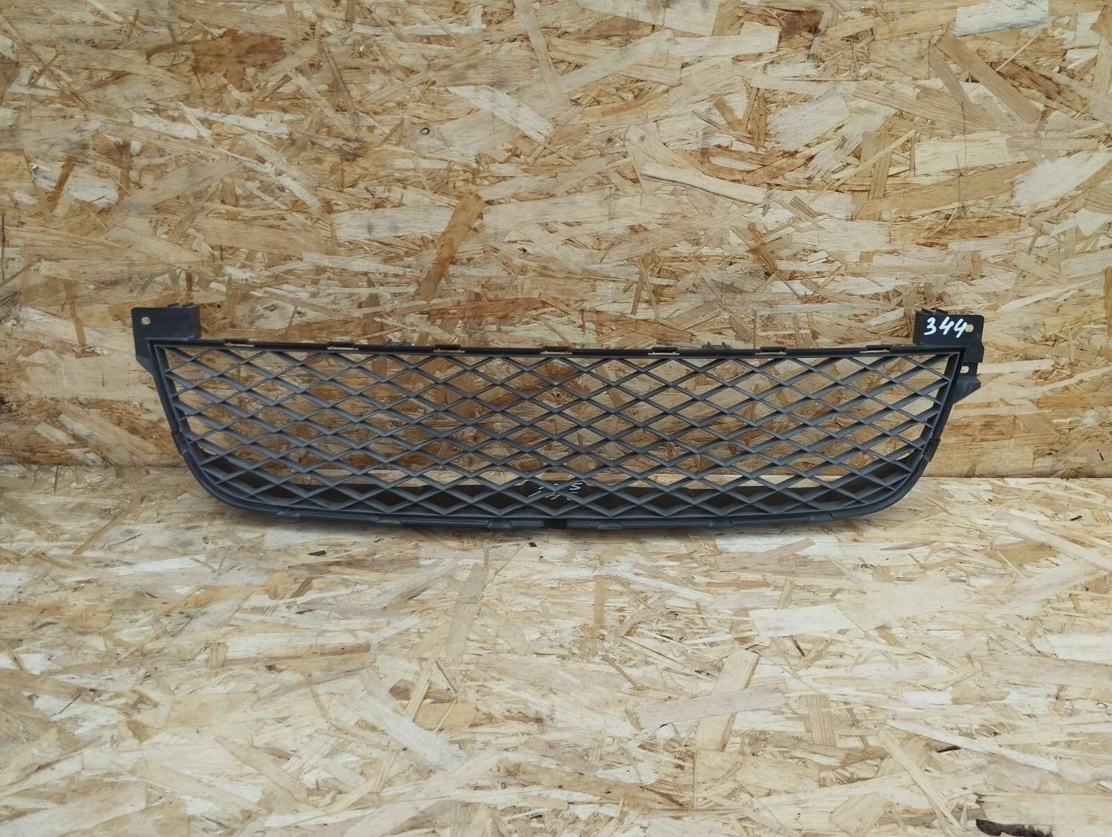 Решетка бампера Suzuki Grand Vitara 2008-2011гг. передняя нижняя