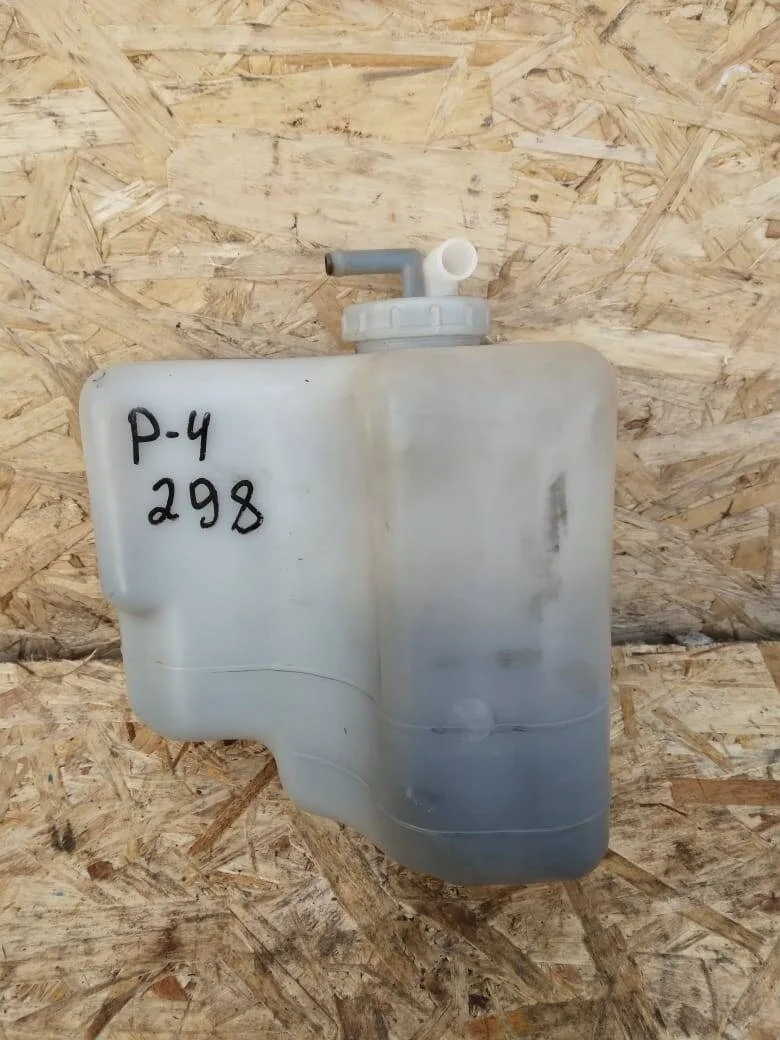 Бачок расширительный Mitsubishi Pajero 3 4