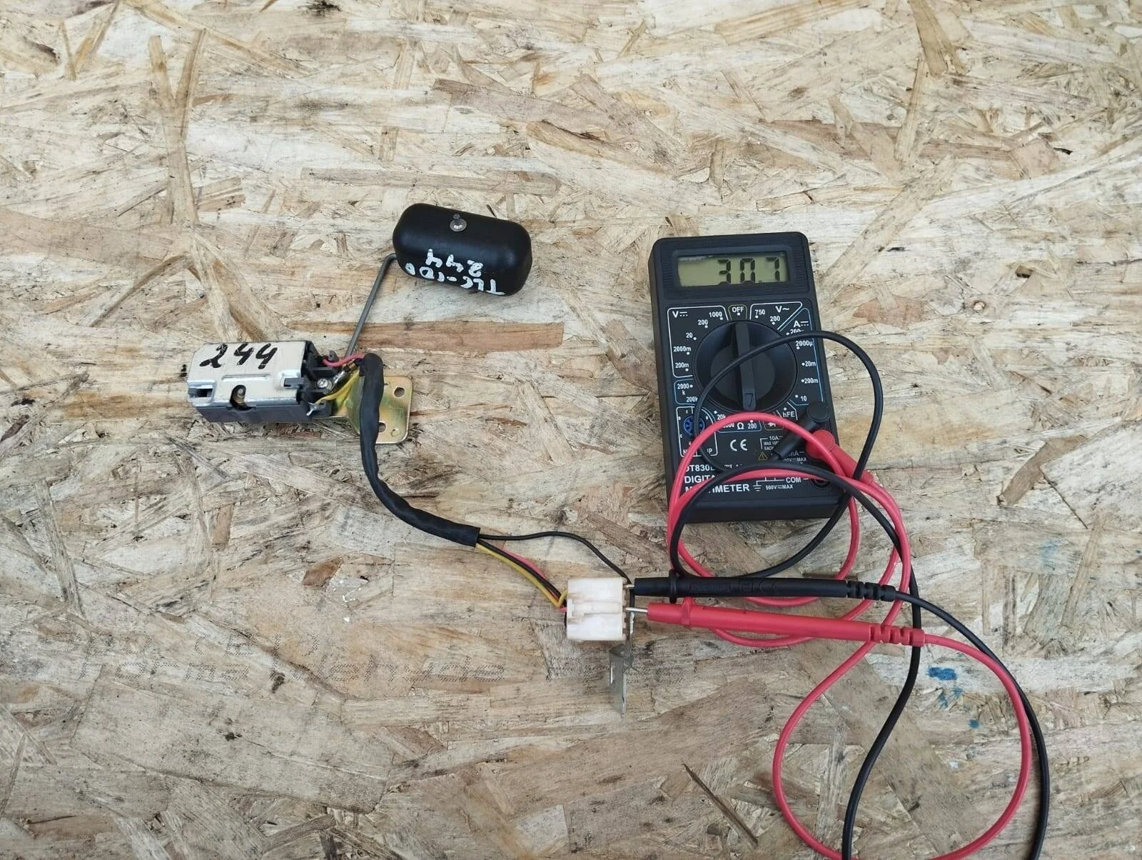 Датчик топлива Toyota Land Cruiser 100