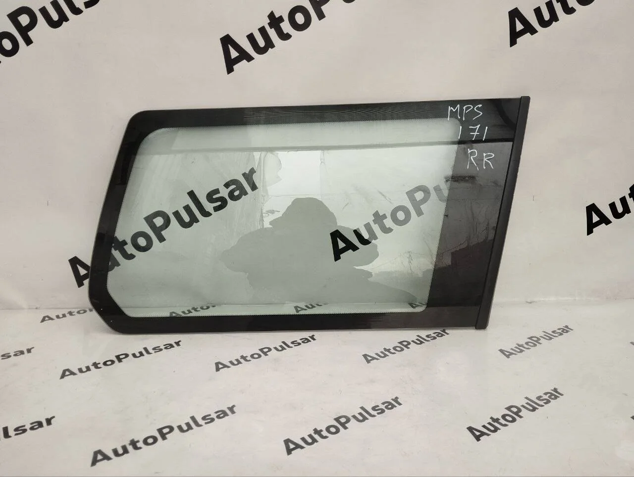 Стекло кузовное Mitsubishi Pajero Sport K9 1998-2008гг. правое Оригинал