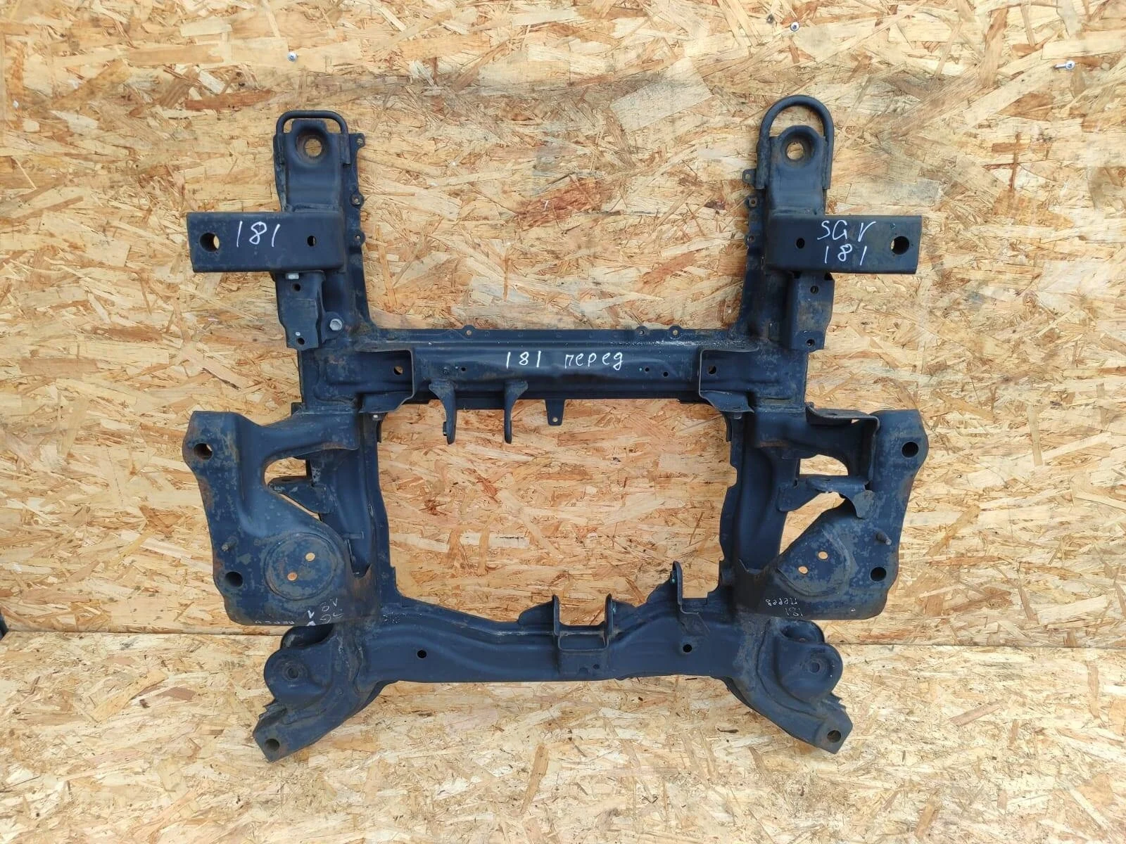 Подрамник Suzuki Grand Vitara 2005-2007гг. Оригинал передний