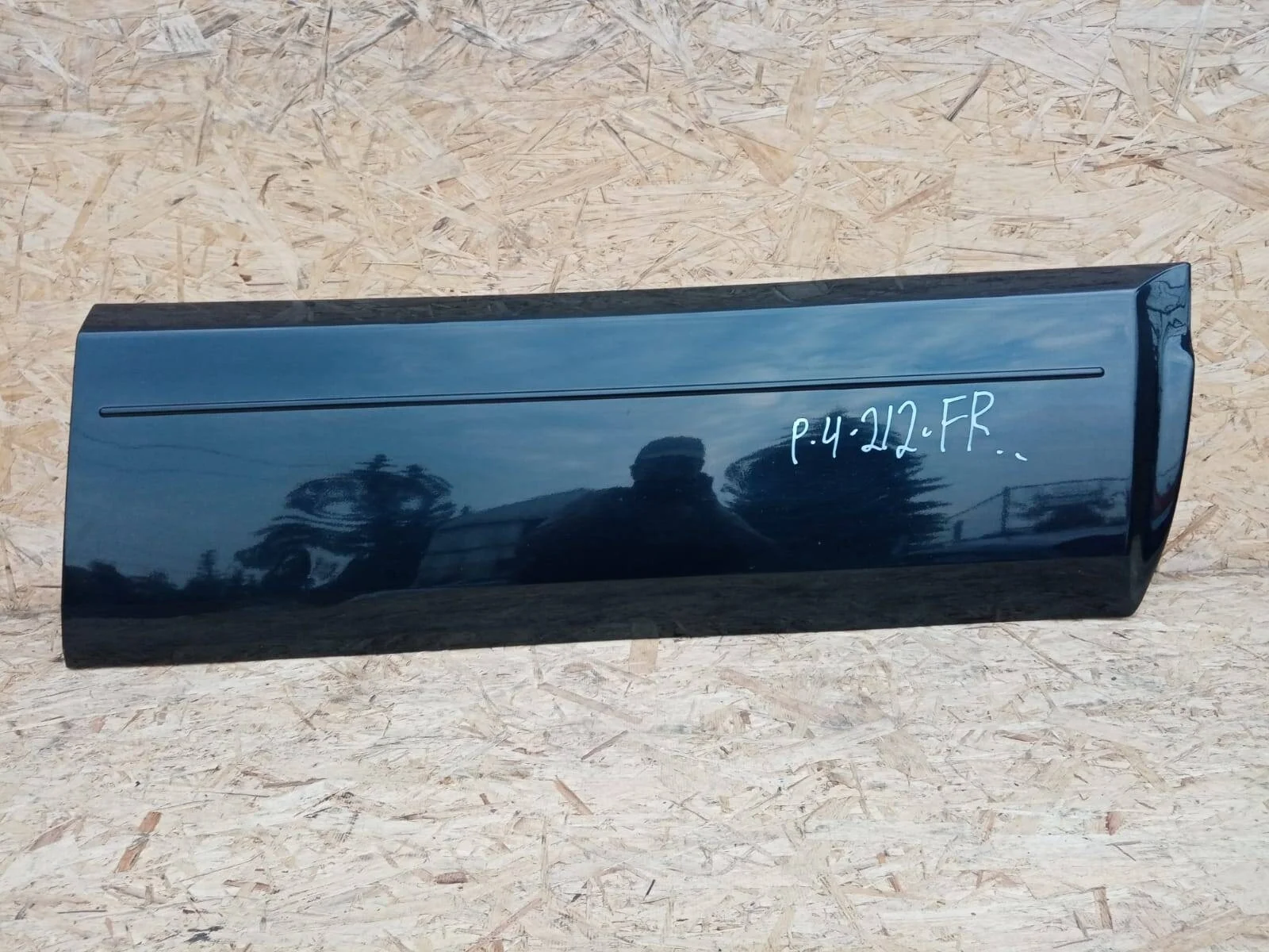 Молдинг двери Mitsubishi Pajero 4 2007-2021гг. передний правый X24 Оригинал