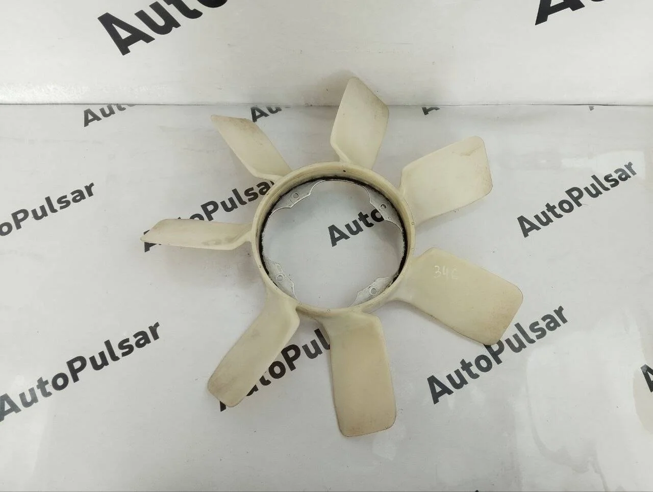 Вентилятор охлаждения Toyota Land Cruiser 200 1UR 3UR Бензин Трещин нет