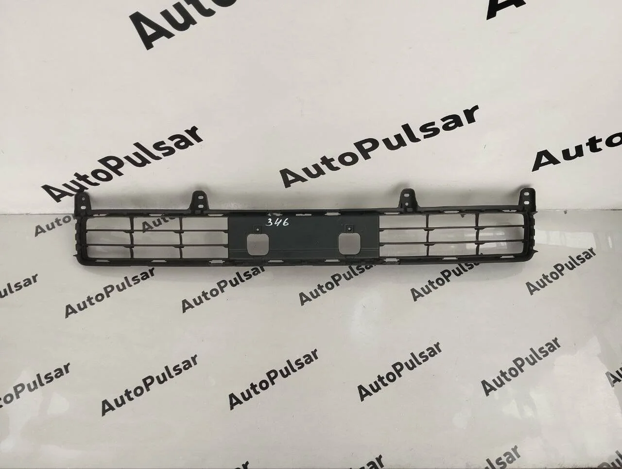 Решетка бампера Toyota Land Cruiser 200 передняя 2012-2015гг. оригинал без дефектов