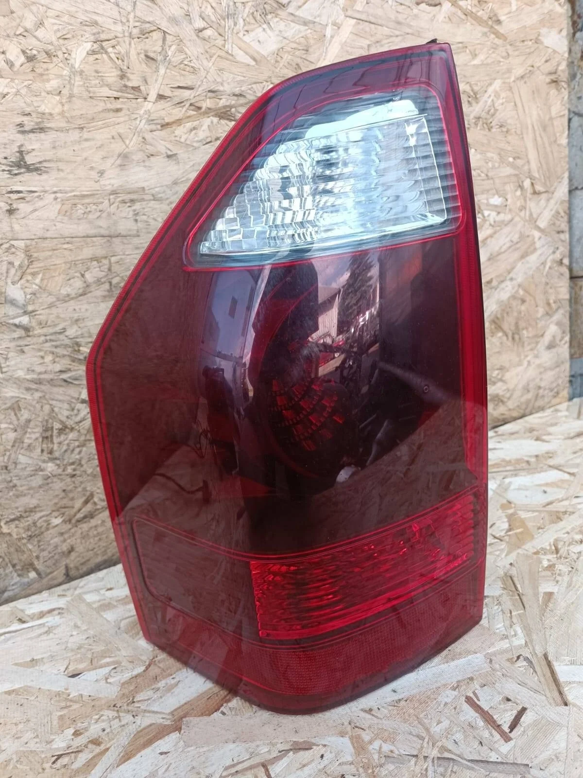 Фонарь Mitsubishi Pajero 3 2003-2006гг. задний левый Оригинал