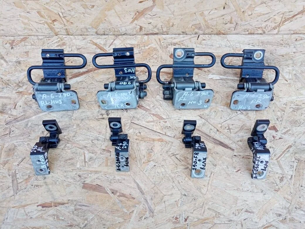 Петля двери Audi A6 C6 к-т