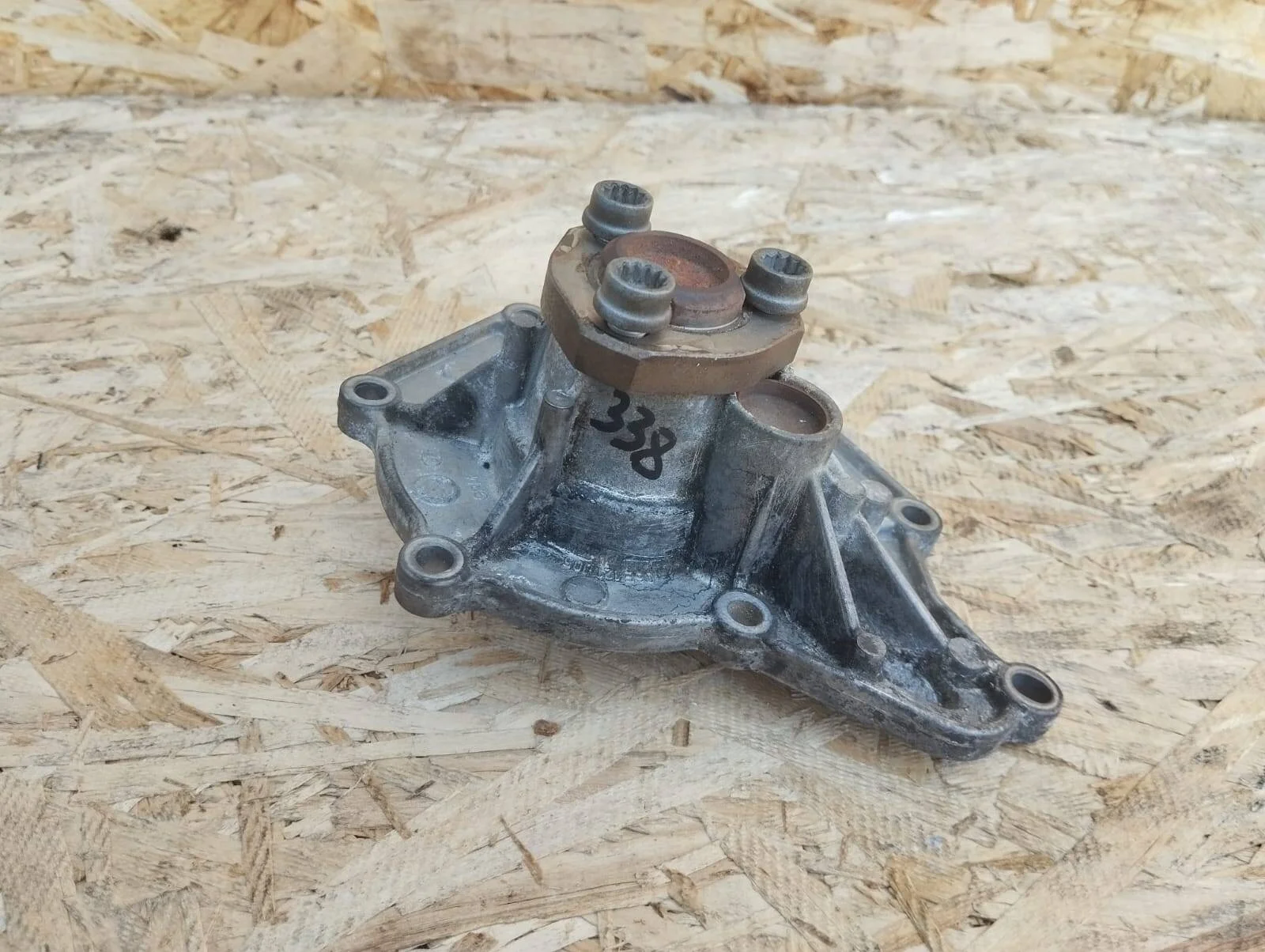 Насос водяной Audi A6 C6 BDX СALA CCDA CCEA Оригинал