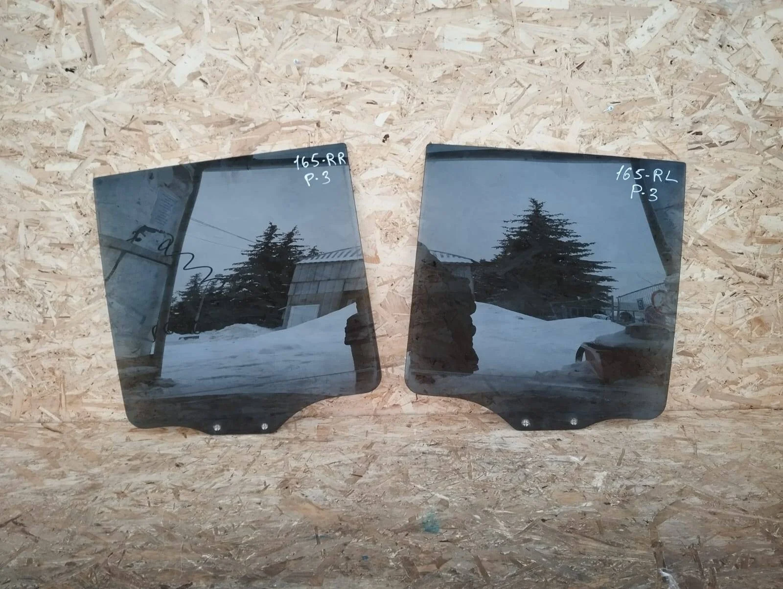 Стекло двери Mitsubishi Pajero 4 задний комплект ASAHI