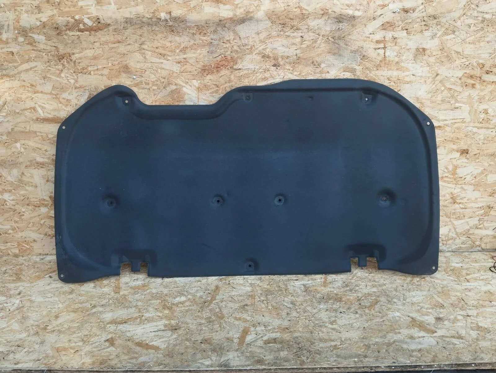 Шумоизоляция капота Toyota Land Cruiser 200 бензин