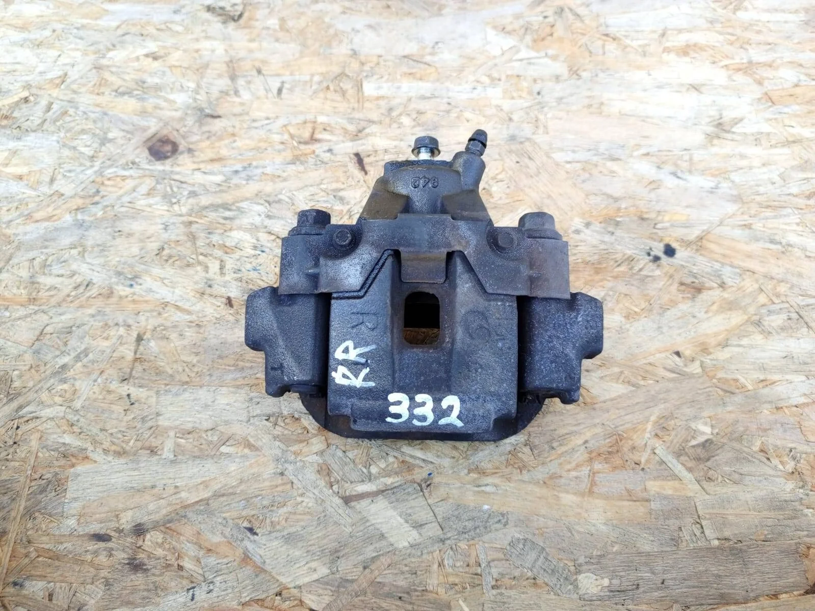 Суппорт Toyota Land Cruiser 200 задний правый 2008-2015гг. Оригинал