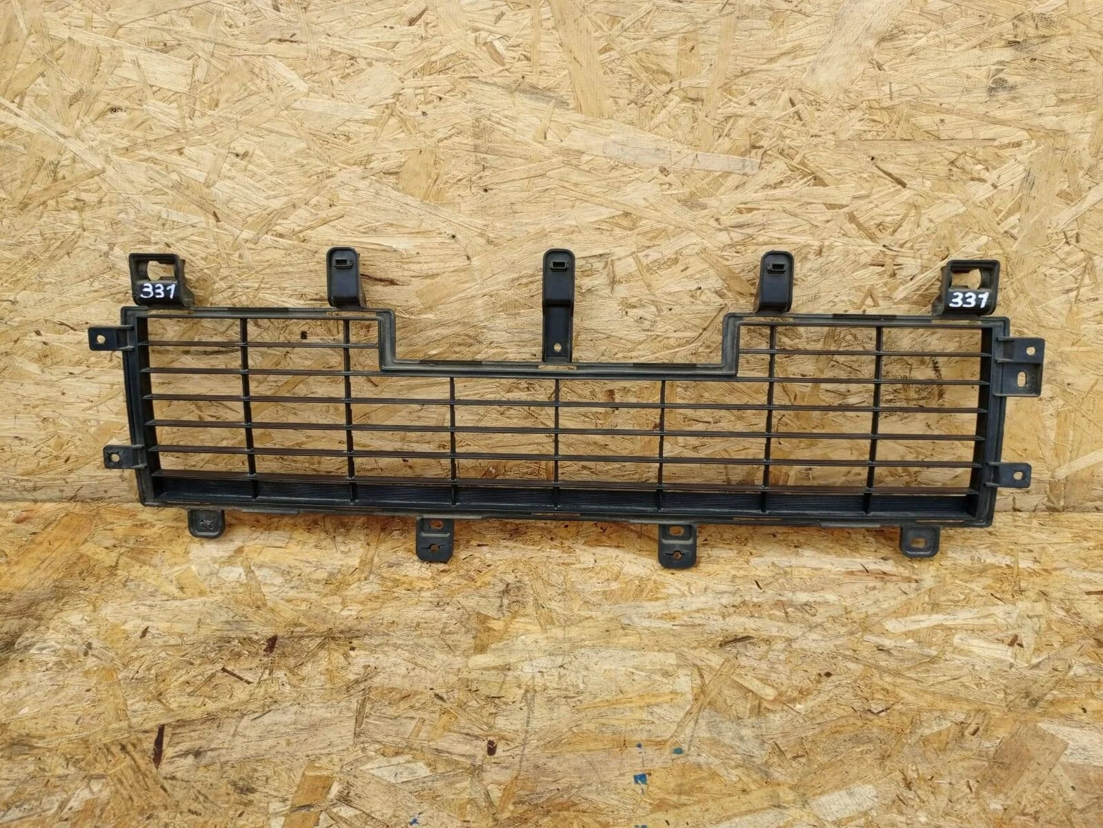 Решетка бампера Mitsubishi Pajero 4 07-09гг. нижняя