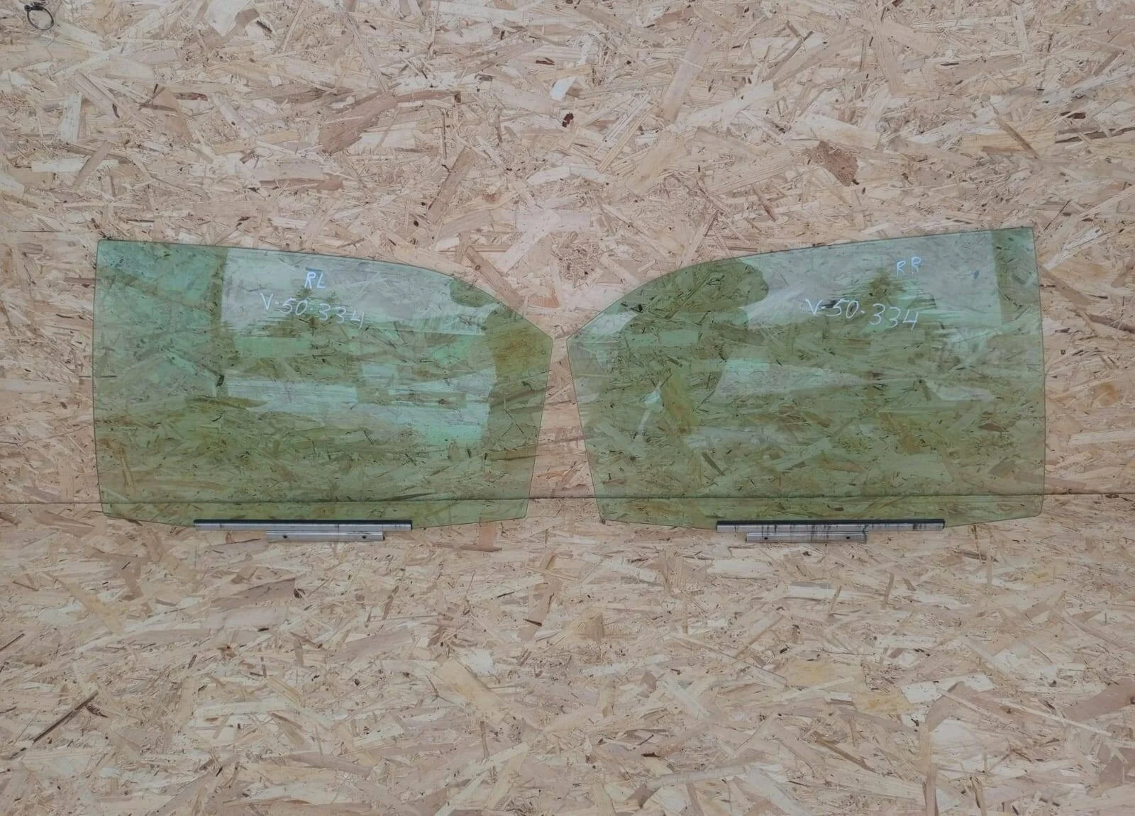 Стекло двери Toyota Camry V50 заднее