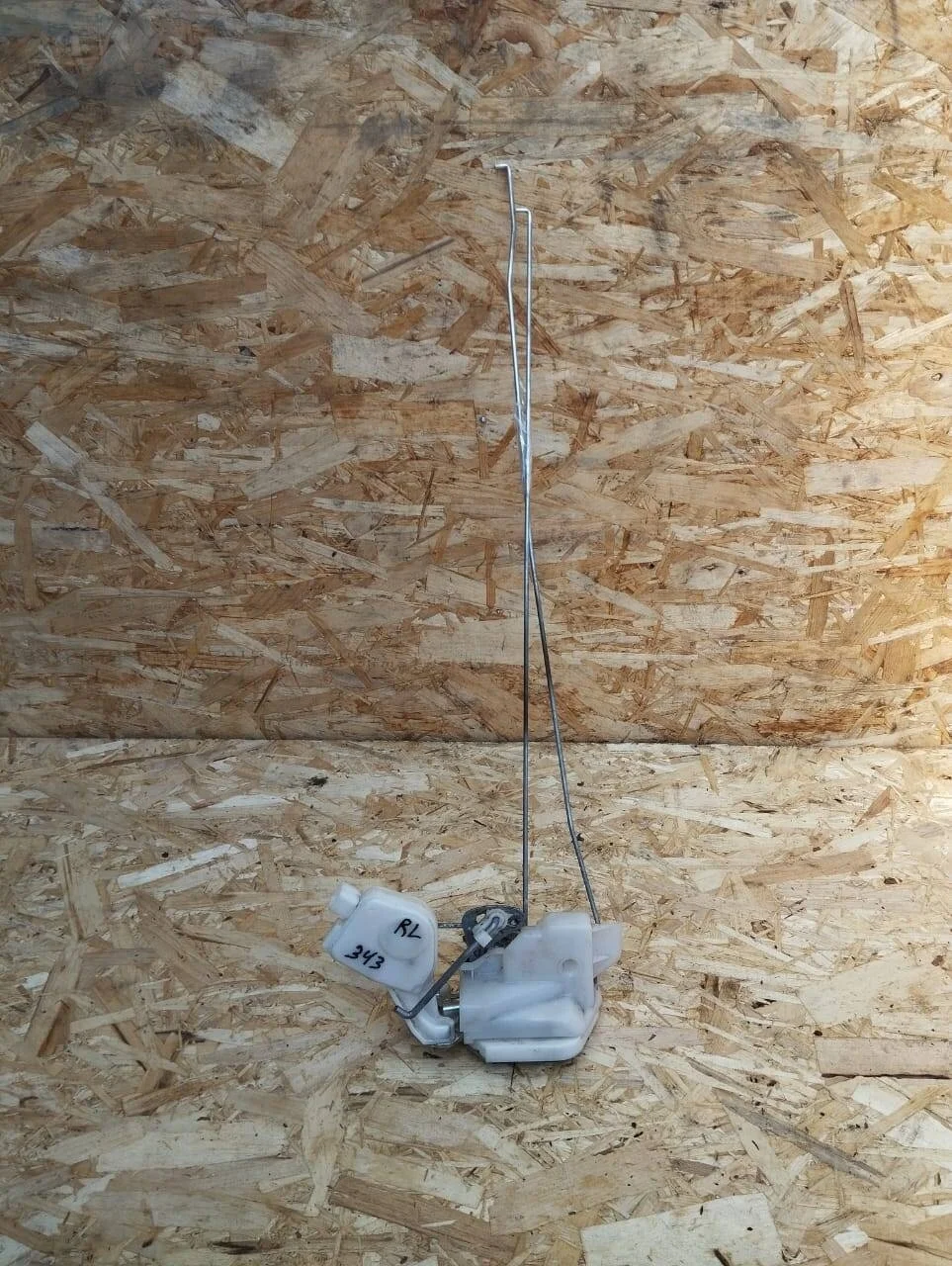 Замок двери Mitsubishi Pajero 4 задний левый