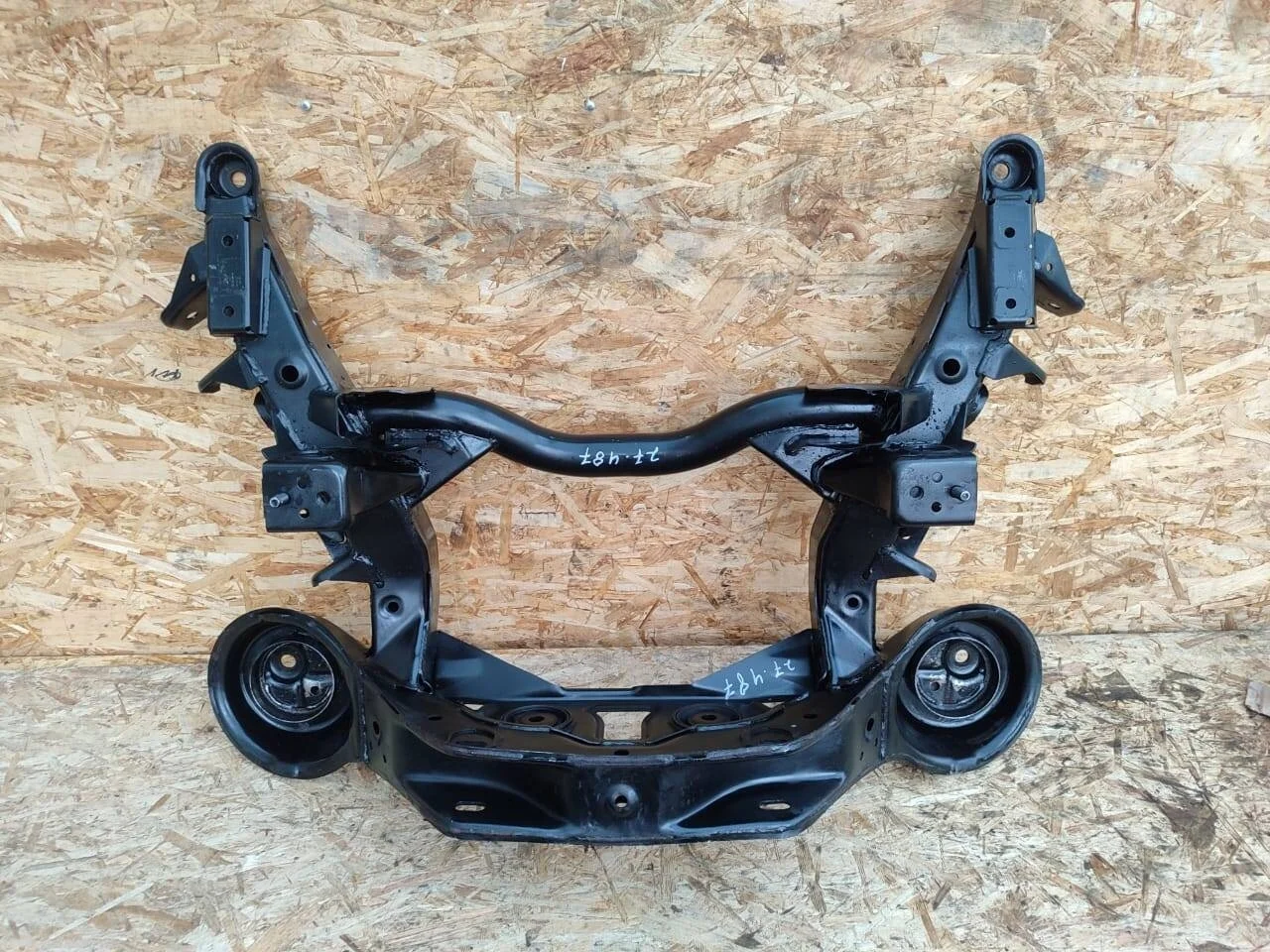 Подрамник Mitsubishi Pajero 4 задний