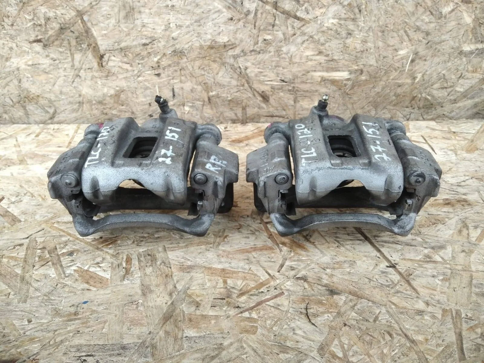 Суппорт Toyota Land Cruiser Prado 120 2003-2008гг. задний комплект Оригинал