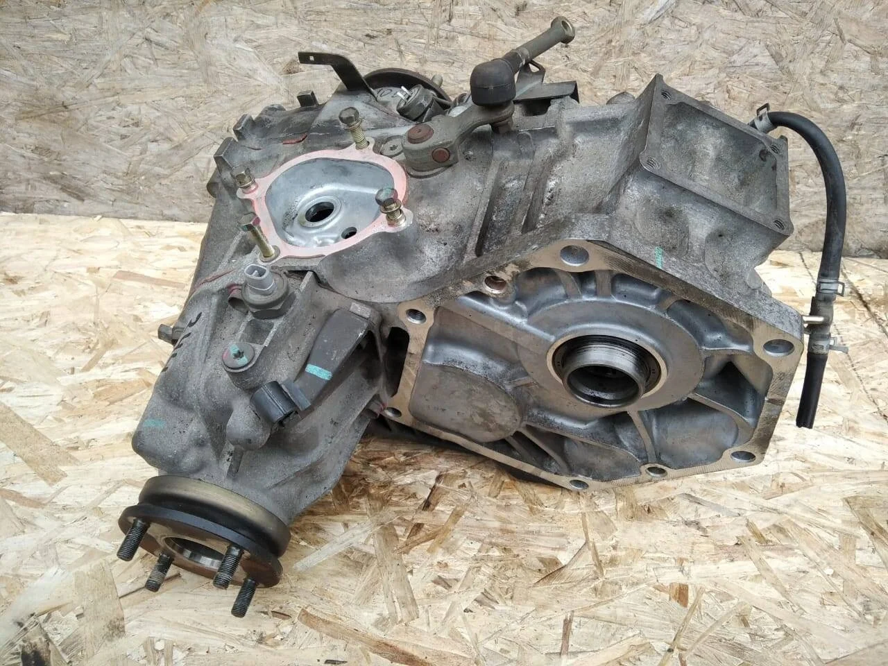Раздаточной коробки Toyota Lands Cruiser 100 1998-2001гг. бензин