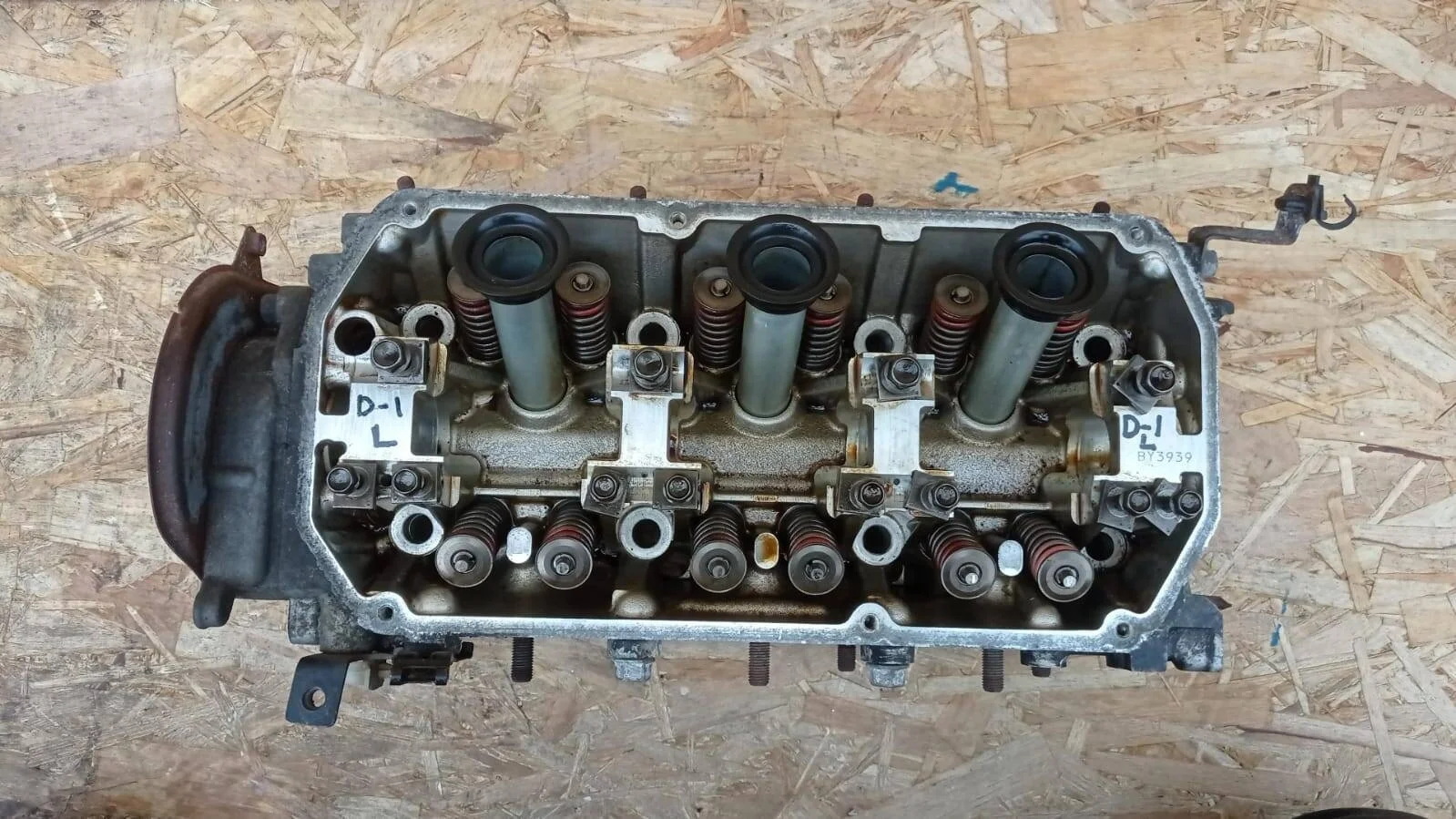 Головка блока цилиндров Mitsubishi Pajero 4 6G75 L