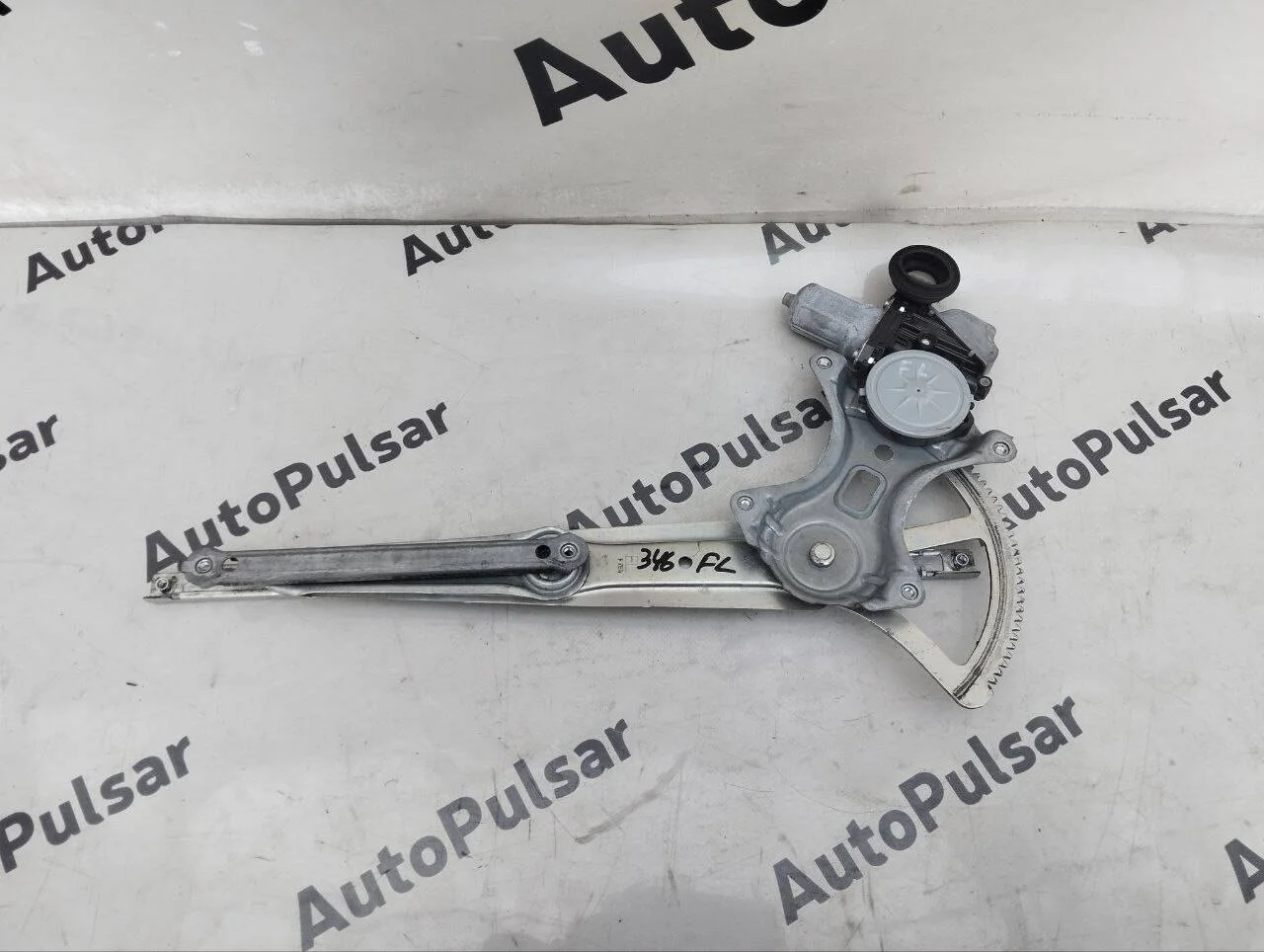 Стеклоподъемник Toyota Land Cruiser 200 2012-2015гг. передний левый оригинал