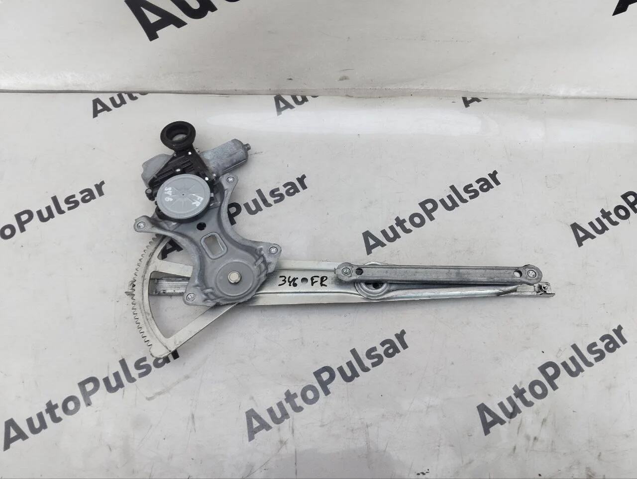 Стеклоподъемник Toyota Land Cruiser 200 2012-2015гг. передний правый оригинал