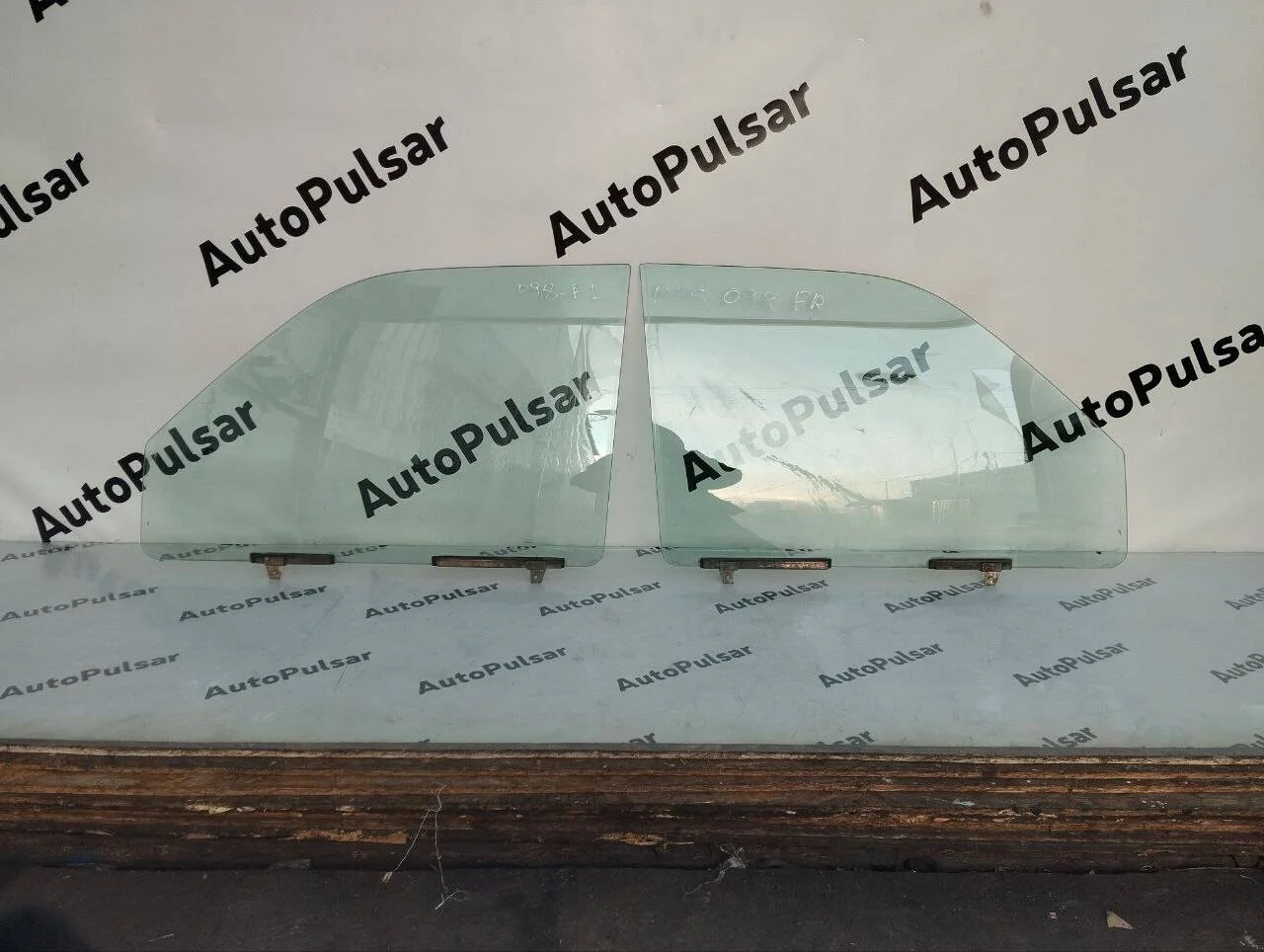 Стекло двери Mitsubishi Pajero Sport K9 1998-2008гг. переднее комплект Оригинал