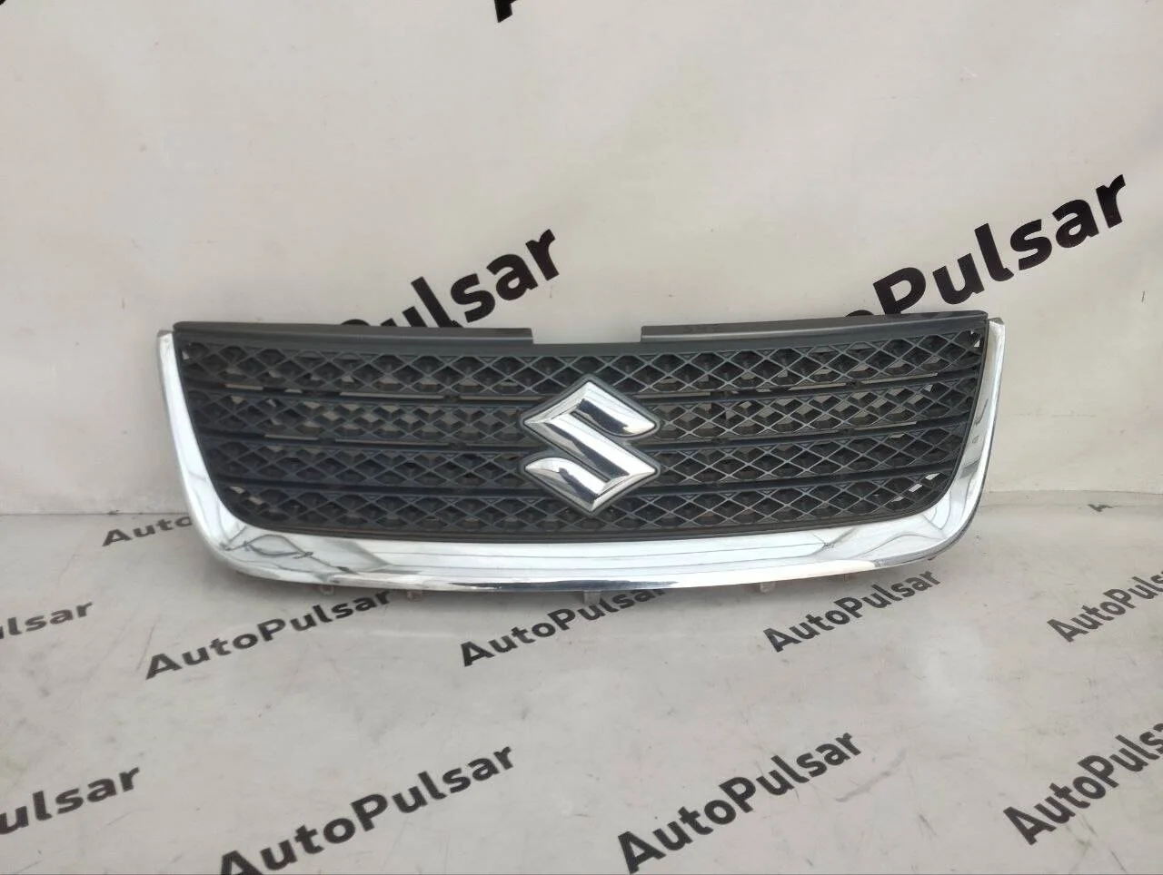 Решетка радиатора Suzuki Grand Vitara 2008-2012гг. оригинал