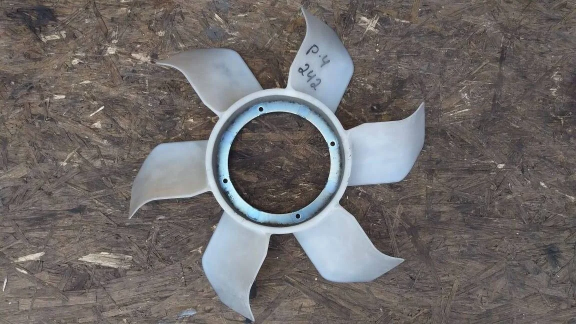 Вентилятор охлаждения Mitsubishi Pajero 4 Оригинал Трещин нет