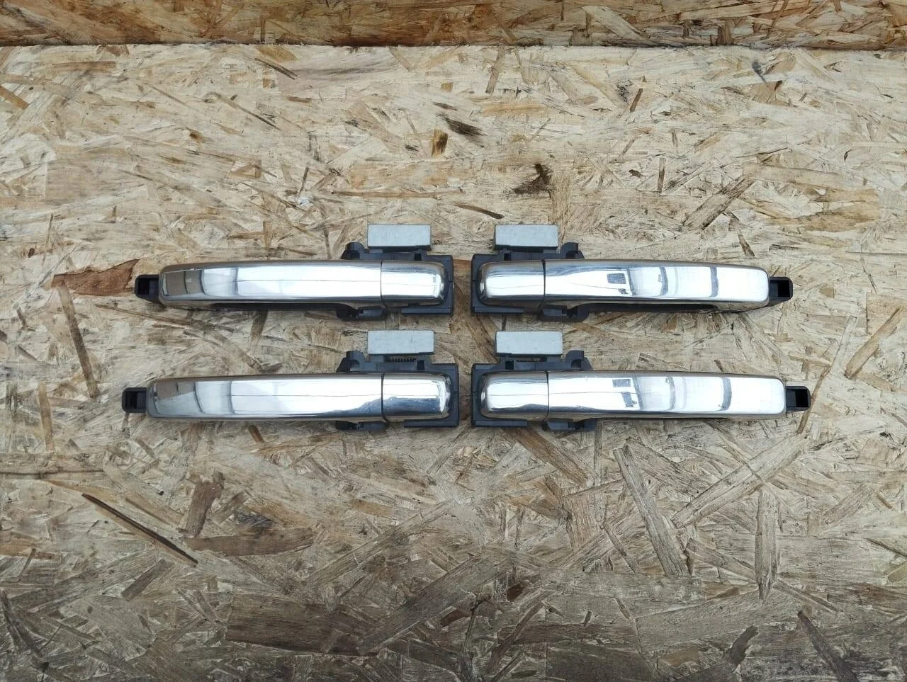 Ручка двери Nissan Navara D40 наружная Хром к-т