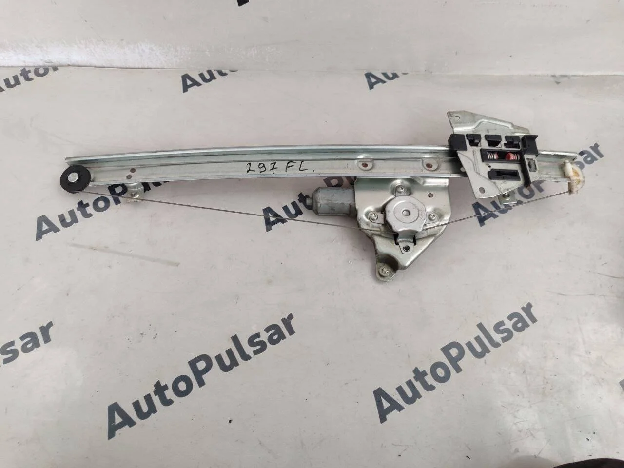 Стеклоподъемник Mitsubishi Pajero 4 передний левый