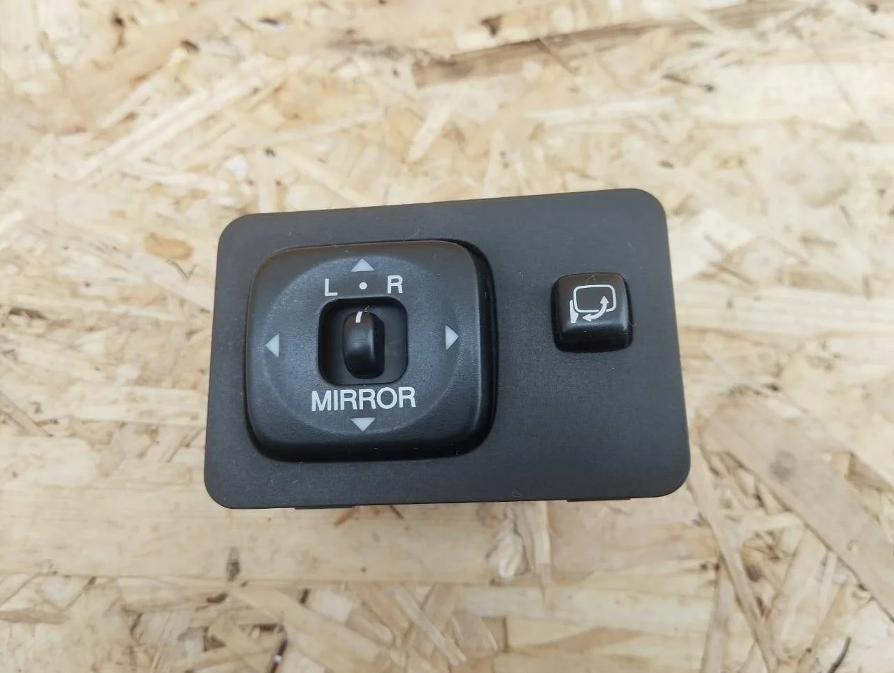 Кнопка регулировки зеркал Toyota Land Cruiser 100 c автоскладыванием Оригинал