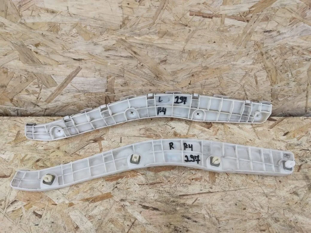 Кронштейн бампера Mitsubishi Pajero 4 задний боковой комплект